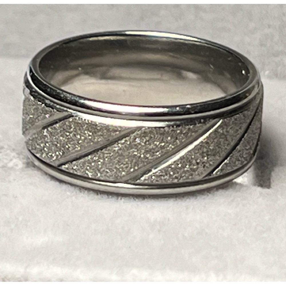 Stainless steel frosted band ring size 7